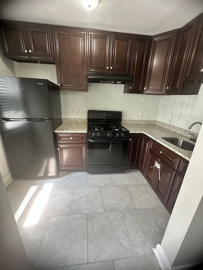 Building Photo - 918 St Dunstans Rd Unit 1 Rental