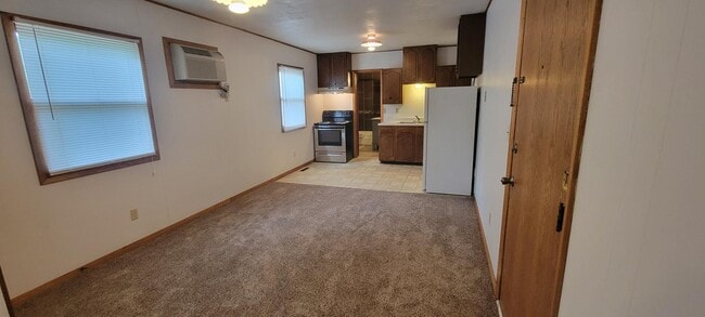 Building Photo - 1011 Lincoln St