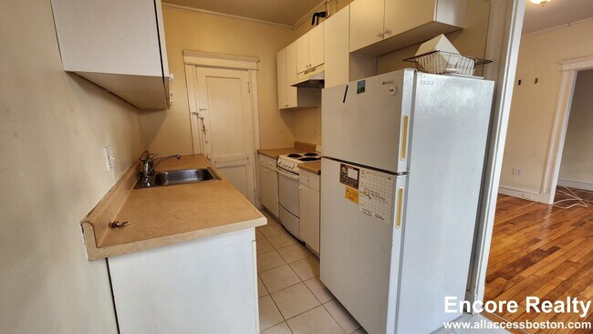 Photo - 1661 Commonwealth Ave Unit 9