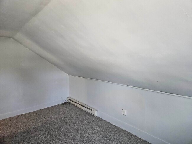 Photo - 12 The Common