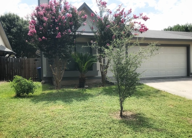 Building Photo - 3bed/2bath Super Cute House for Rent! Avai...