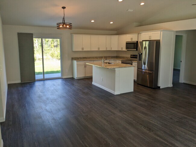 Photo - 5900 Cazler Ave