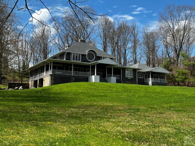 50 Howard Dr  