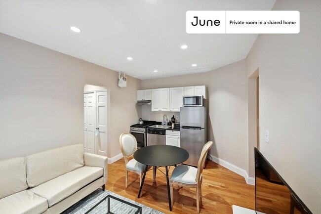 Room in Shared 2 bed/1 bath home in East Harlem