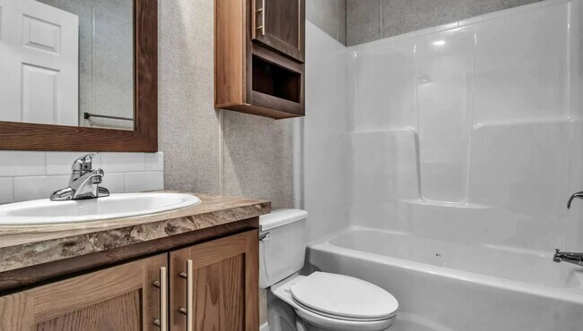 Photo - 333 E Lakewood Blvd