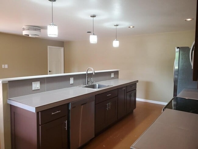 Building Photo - 49 Folsom Pl Rental