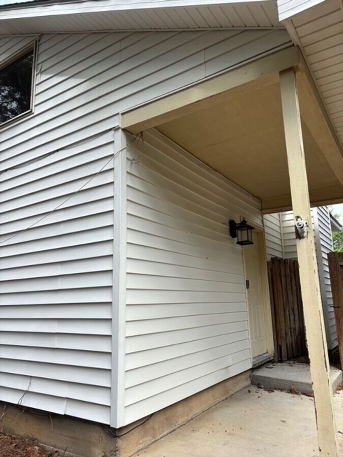 2 Bed 1.5 Bath near USA campus - 2 Bed 1.5 Bath near USA campus