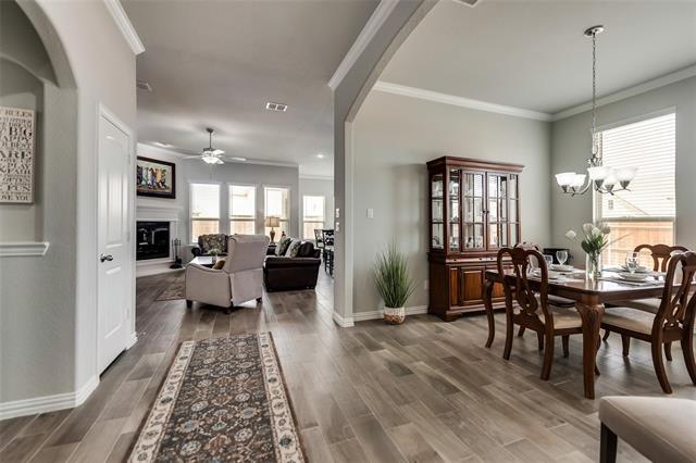 639 Devonshire Ln