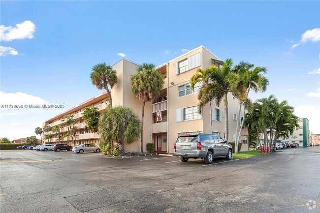 Building Photo - 1333 E Hallandale Beach Blvd Unit 239 Rental