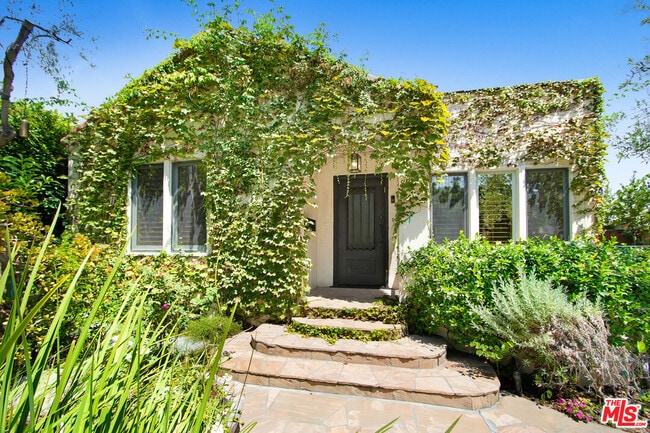 Photo - 8815 Rosewood Ave