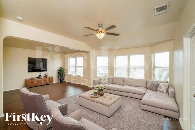 Photo - 2546 Just My Style