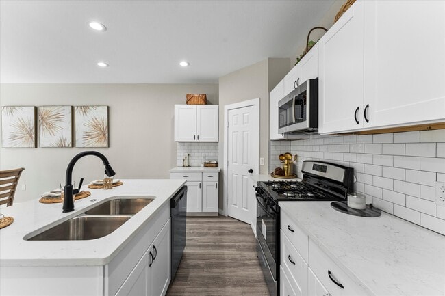 Photo - 3907 Simonds St
