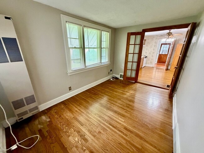 Photo - 310 E Locust St Unit 1