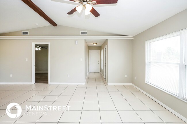 Photo - 548 Winer Ave SW