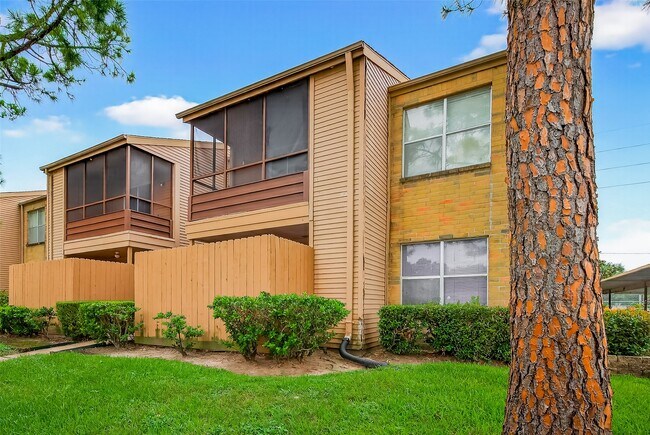 Photo - 10555 Turtlewood Ct
