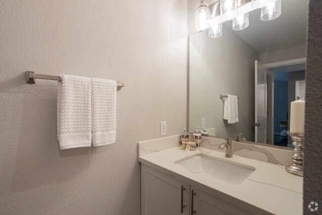 1BR, 1BA - 644 SF
