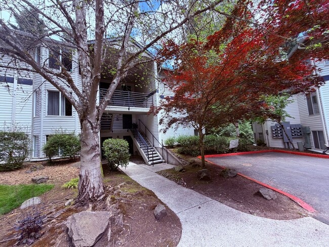 Building Photo - Updated 2BD/2BA Condo with Green Space Views & Covered Parking