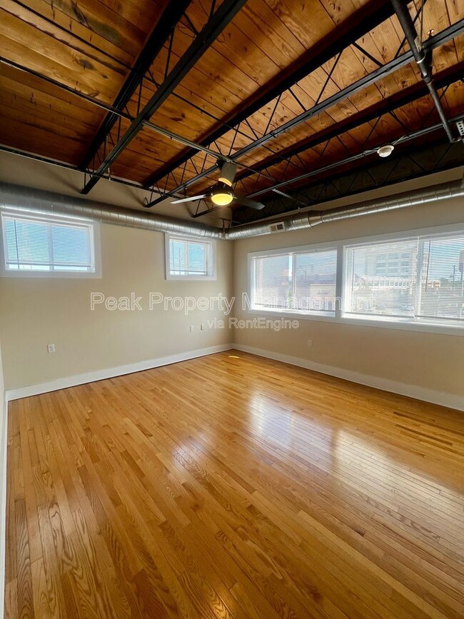 Building Photo - 2709 W Broad St Unit 1