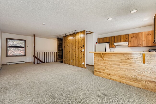 Photo - 345 N Chipmunk Cir