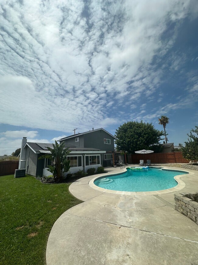 514 Luna Dr