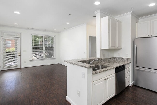 Photo - Beautiful 2 Bedroom Condo in Southern Village!