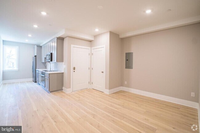 Building Photo - 720 N Preston St Unit 2F Rental