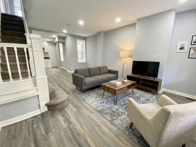 Building Photo - 1000 N 66th St