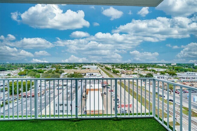 Photo - 140 S Dixie Hwy Unidad 1007