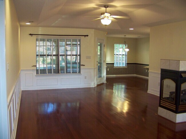 Photo - Beautiful 4-Bedroom Home - Heather Oaks