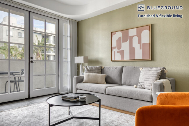 Building Photo - 114 N Doheny Dr Unit FL2-ID866 Rental
