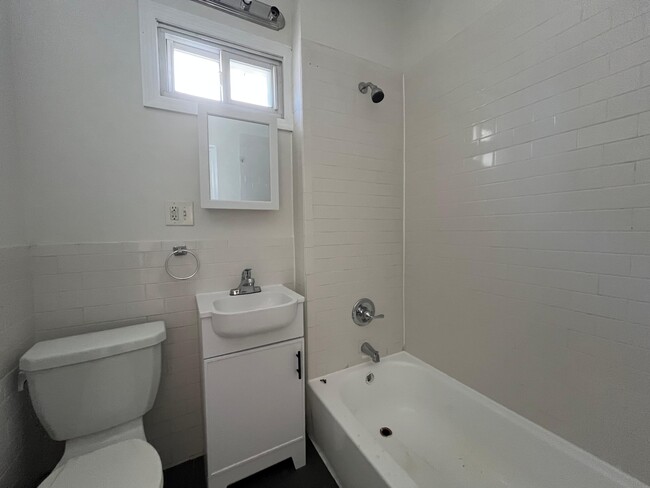 Photo - 133 Boyd Ave Unit 2
