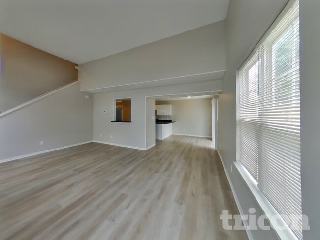 Photo - 4531 Riverbrook Ln