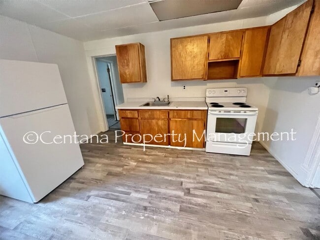 Photo - 816 Caledonia St Unit Downstairs