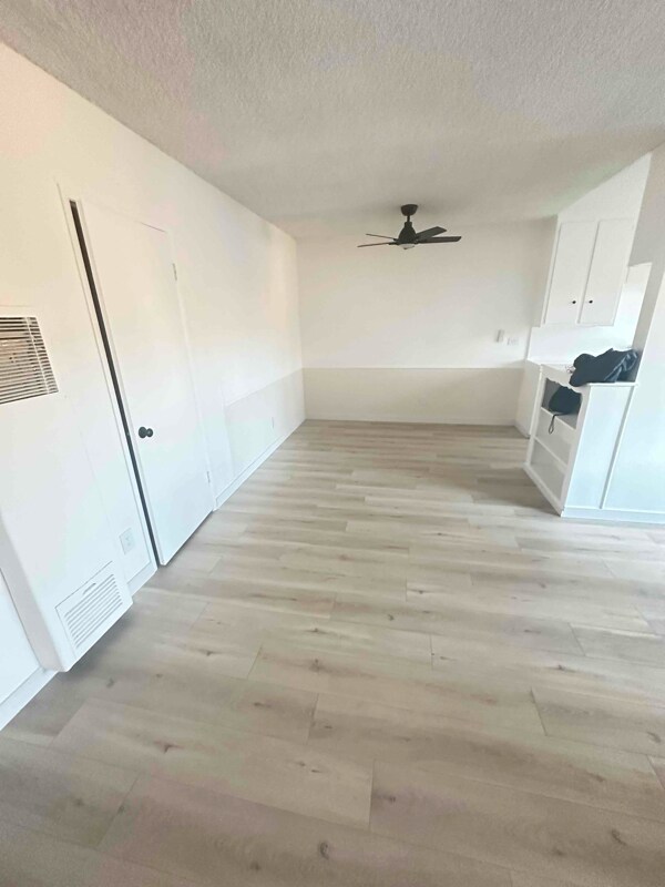 8100 Owensmouth Ave Unit 4