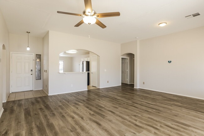 Photo - 14411 N 149th Dr