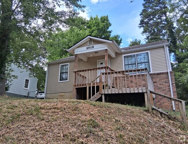 Building Photo - 2518 Greenfield Ln Rental