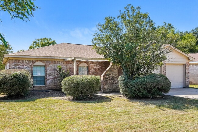 2515 Village Cir Dr