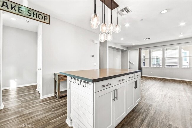 Photo - 6331 Pacific Wy