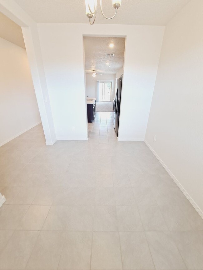 Photo - Beautiful 3 Bedroom 2 Bathroom located in Huning Ranch