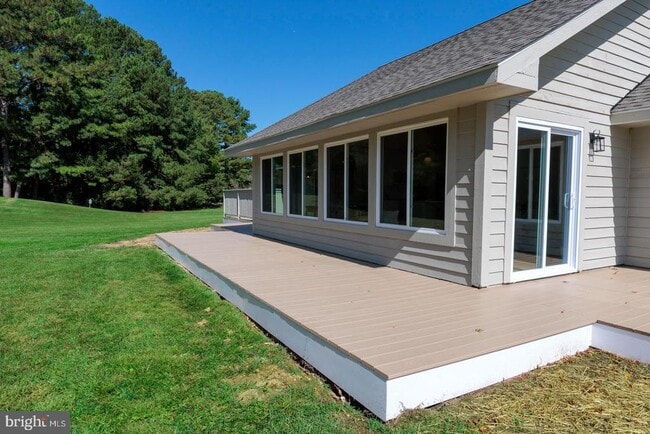 102 Golf Ct
