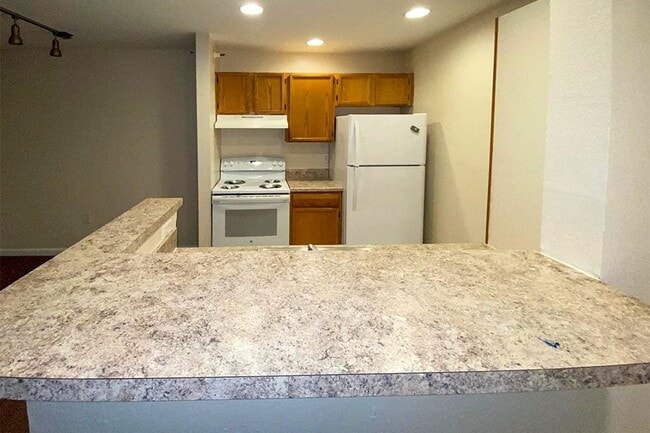 Photo - BRITTANY POINT APARTMENTS