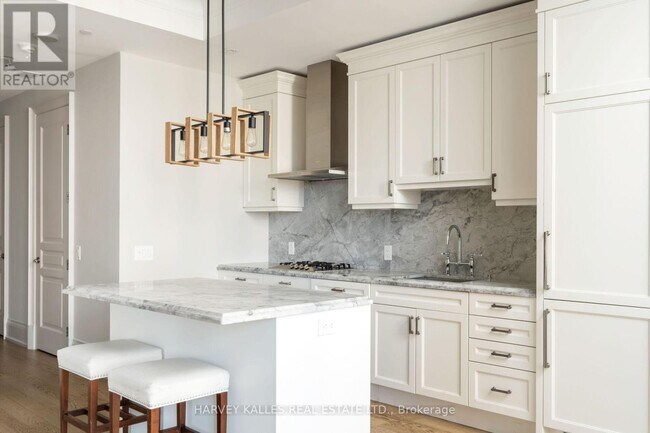 Photo - 133 Hazelton Ave Unité 306