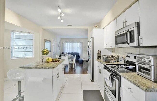 Photo - 2552 Wiley St