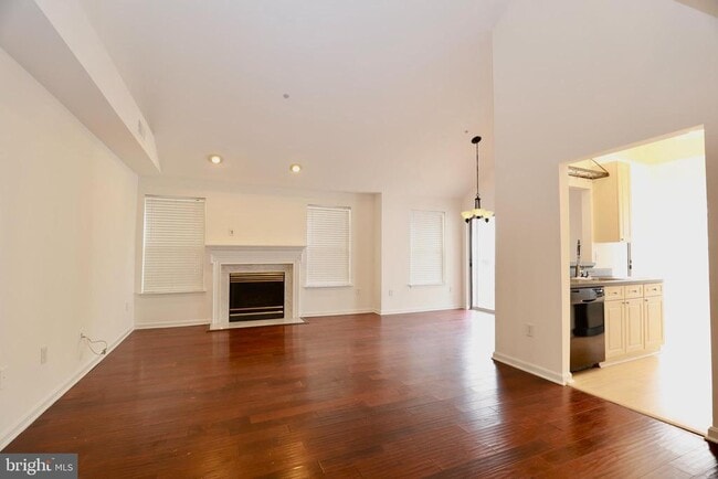 Building Photo - 5928 Founders Crossing Ct Unit 303