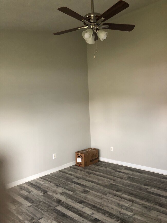 Photo - 430 Secretariat Dr