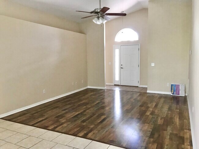 Photo - 989 Scenic View Cir