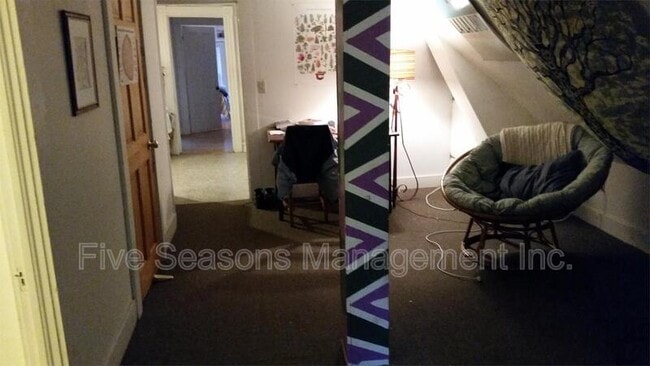 Photo - 122 Buell St