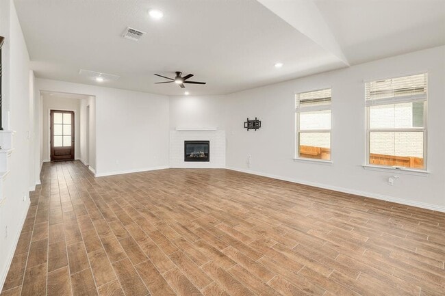 Photo - 1228 Calendula Trl