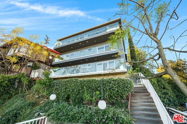 Building Photo - 7191 Pacific View Dr