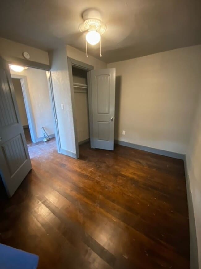 Photo - 3943 W 8th St
